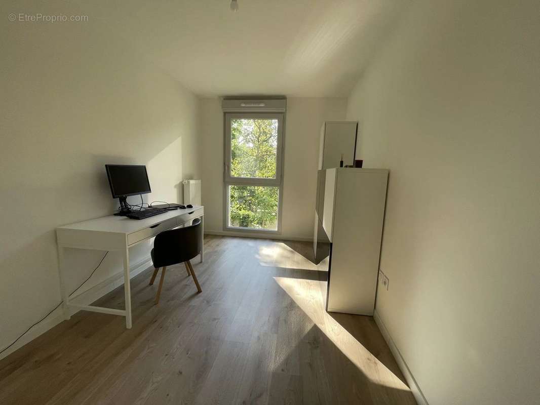 Appartement à LES PAVILLONS-SOUS-BOIS