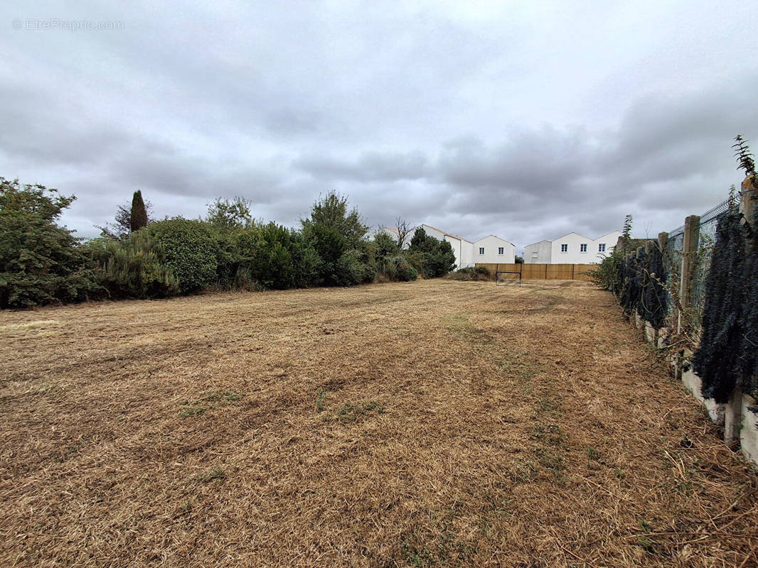 Terrain à FOURAS