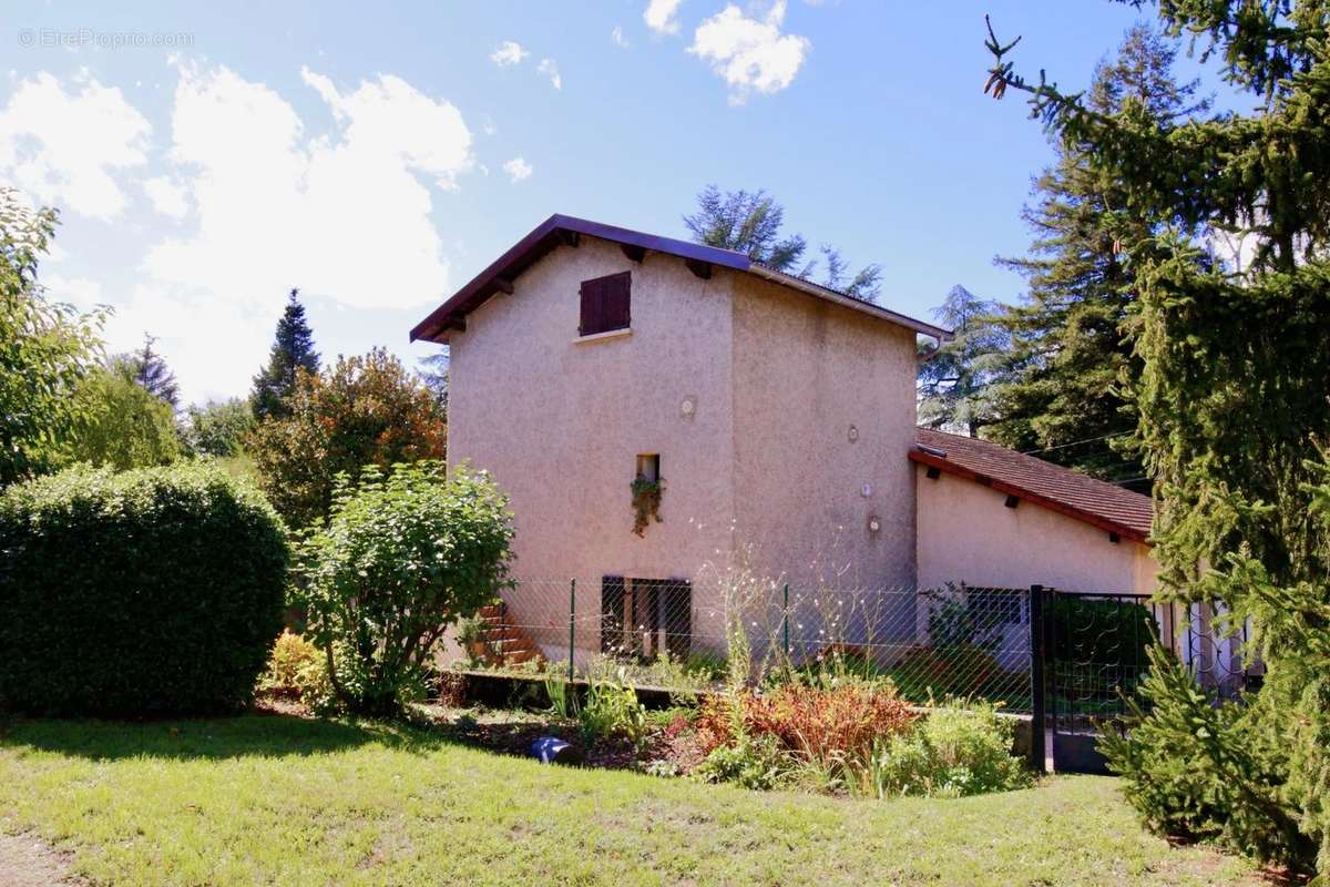 Maison à SAINT-GENIS-LAVAL