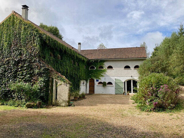 Maison à VAYRES