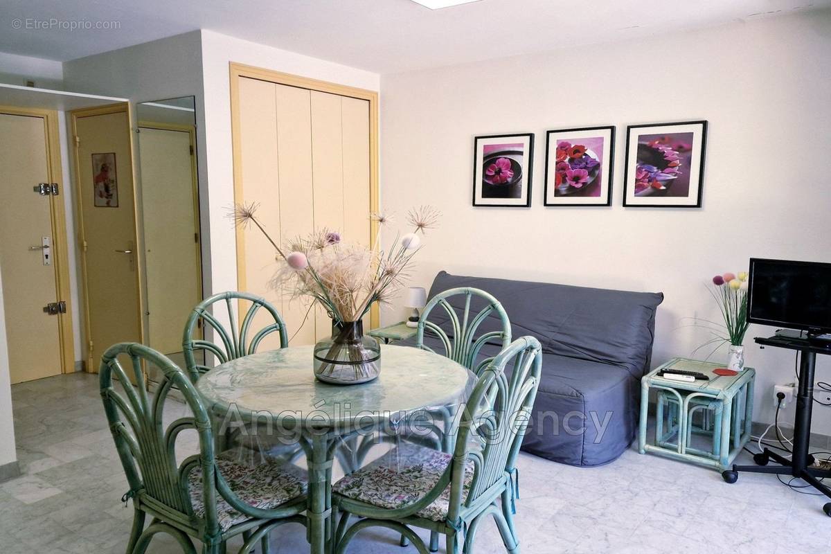 Appartement à VILLENEUVE-LOUBET