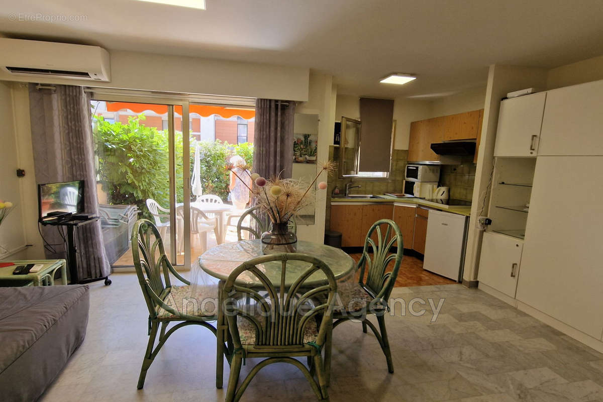 Appartement à VILLENEUVE-LOUBET