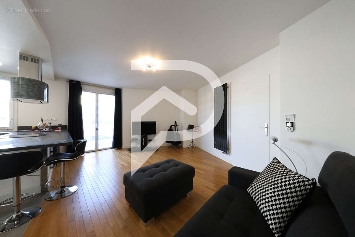 Appartement à CORBEIL-ESSONNES