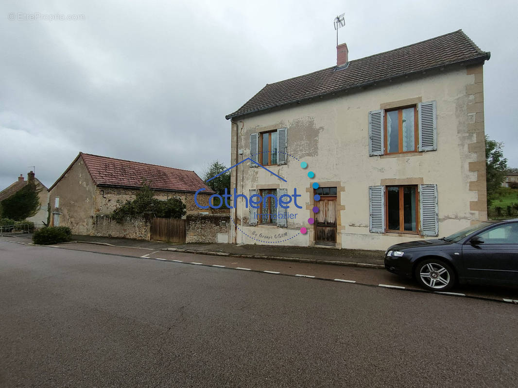 Maison à SEMUR-EN-BRIONNAIS