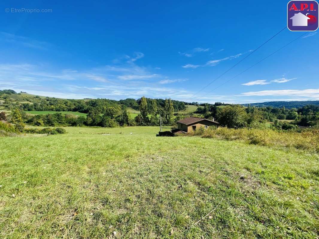 Terrain à CAMPAGNE-SUR-ARIZE