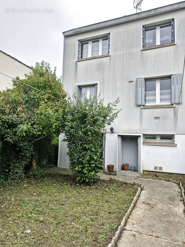 Maison à LOUVRES