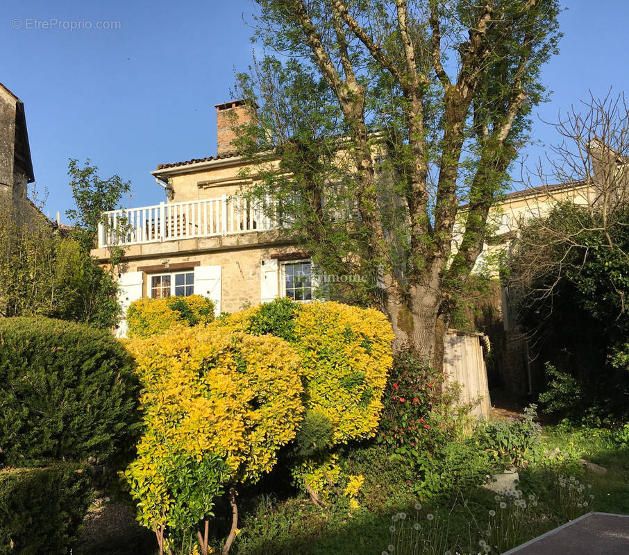 Maison à CASTILLON-LA-BATAILLE