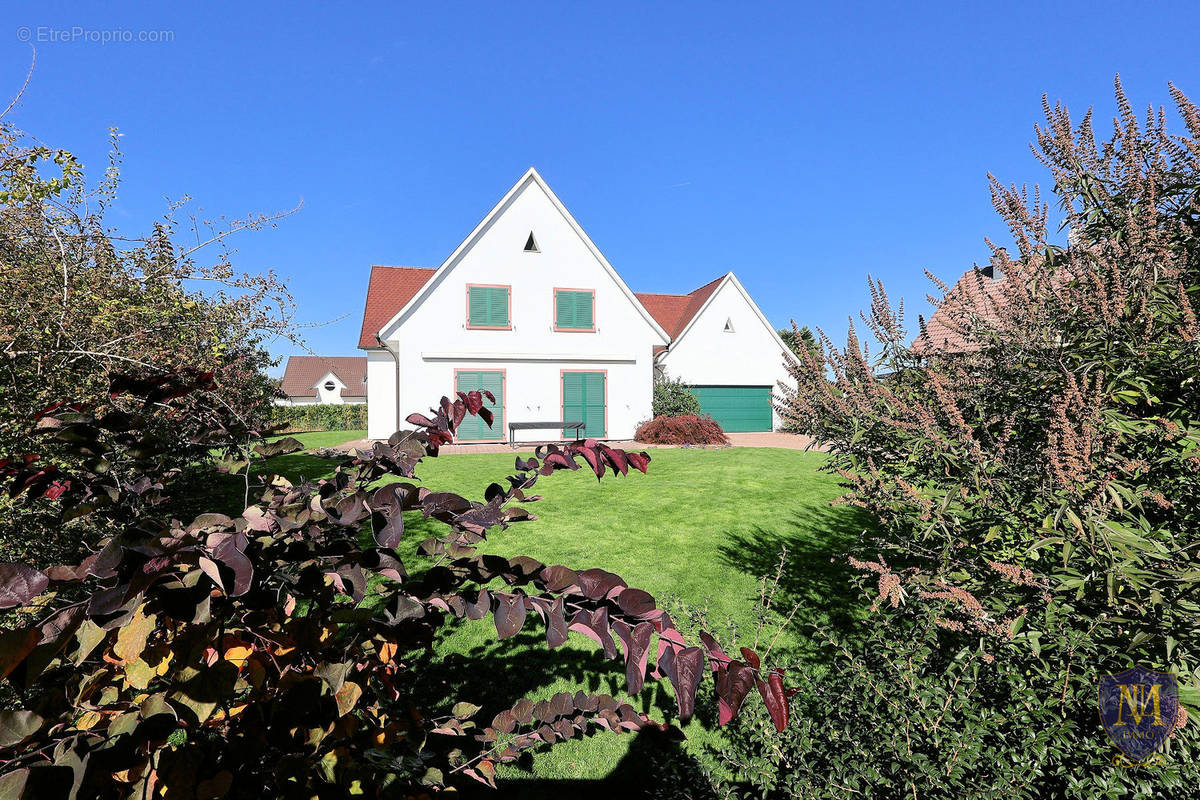 Maison à VILLAGE-NEUF