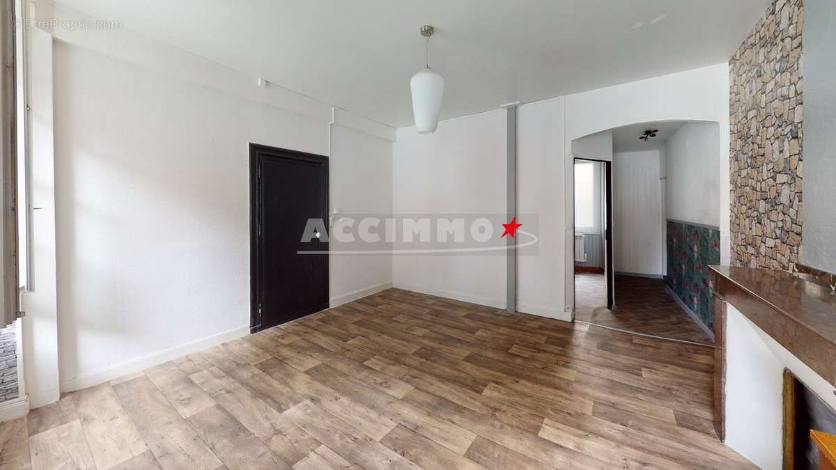 Appartement à LABRUGUIERE