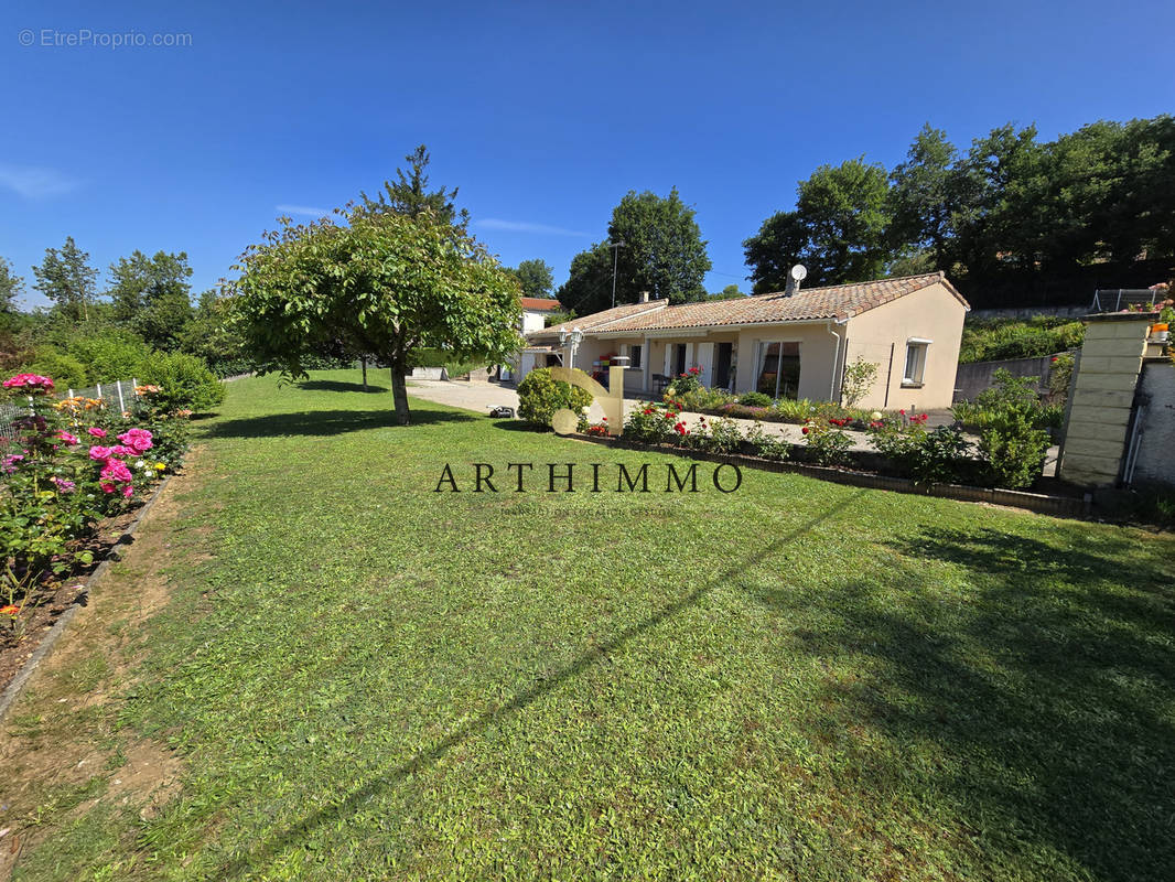 Maison à MOURS-SAINT-EUSEBE