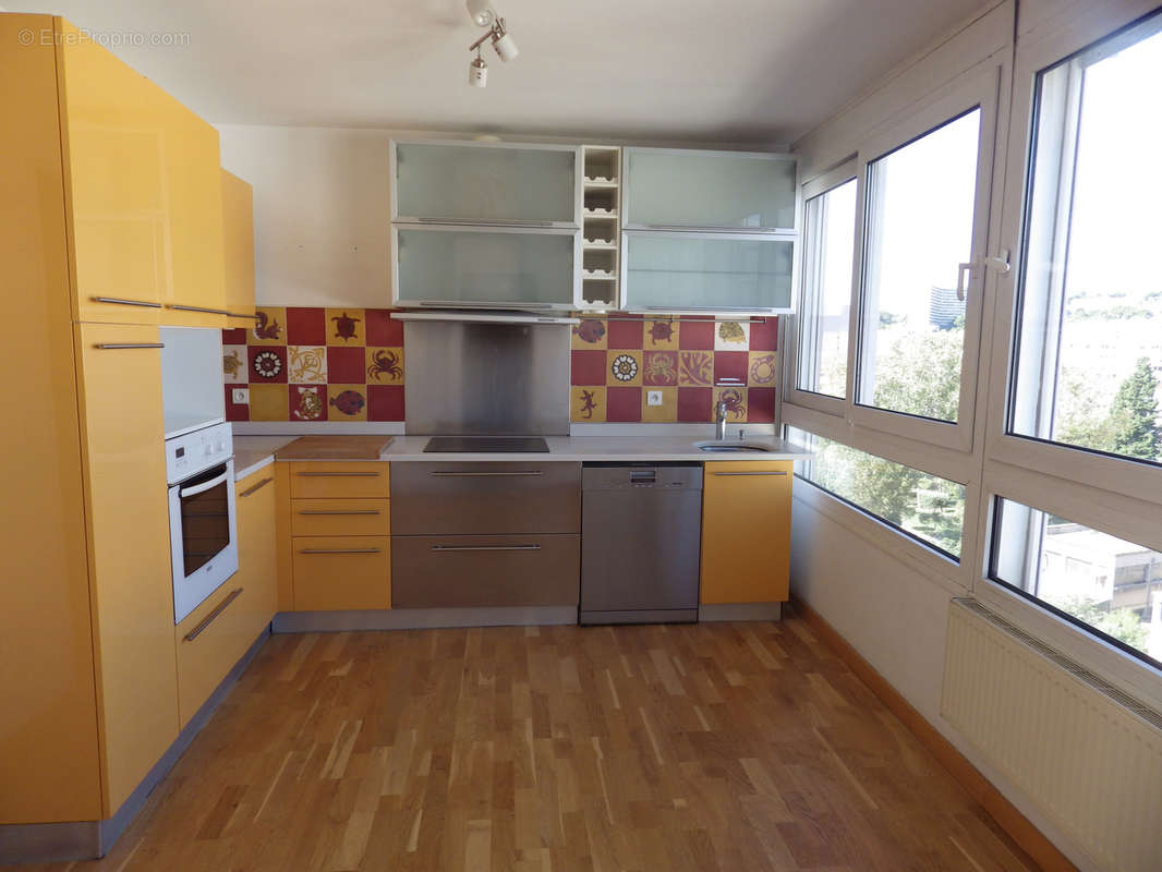 Appartement à MARSEILLE-8E