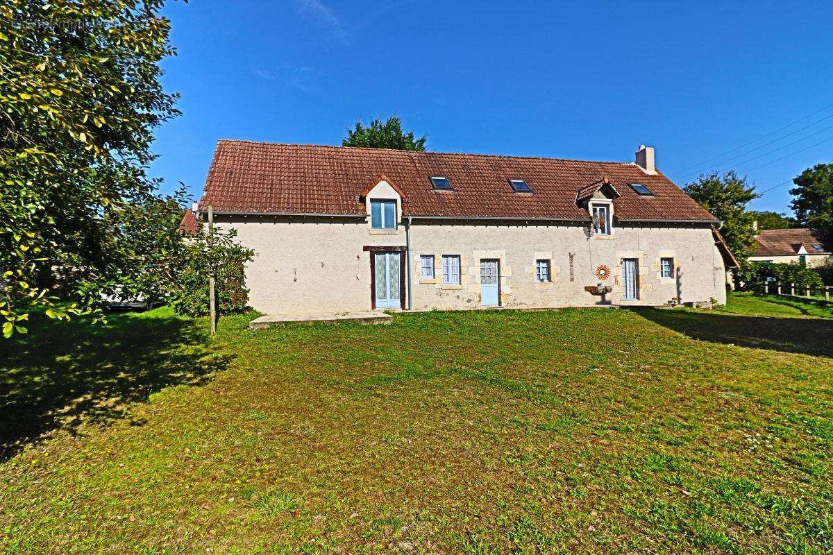 Maison à JALOGNES