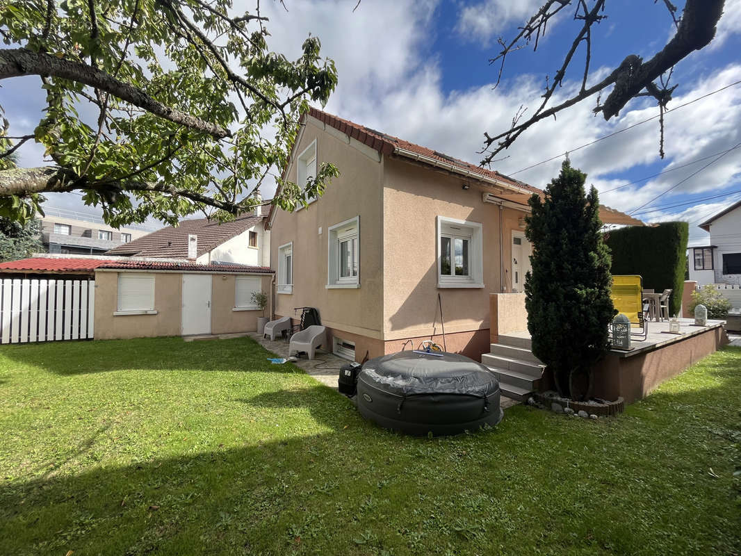 Maison à PARAY-VIEILLE-POSTE