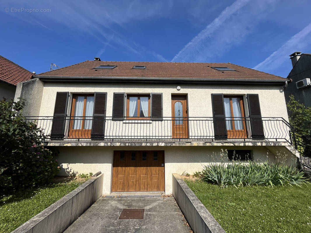 Maison à PARAY-VIEILLE-POSTE