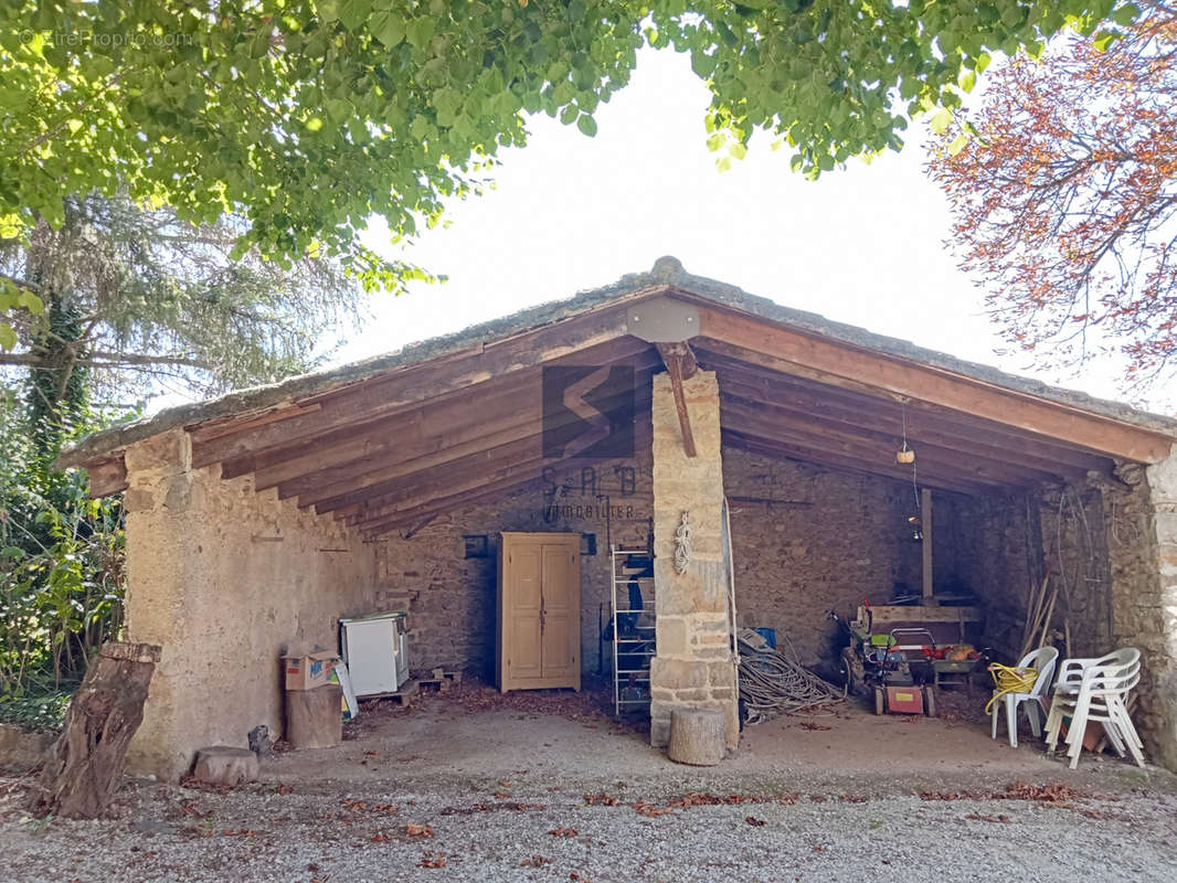 Maison à SAINT-GEORGES-LES-BAINS