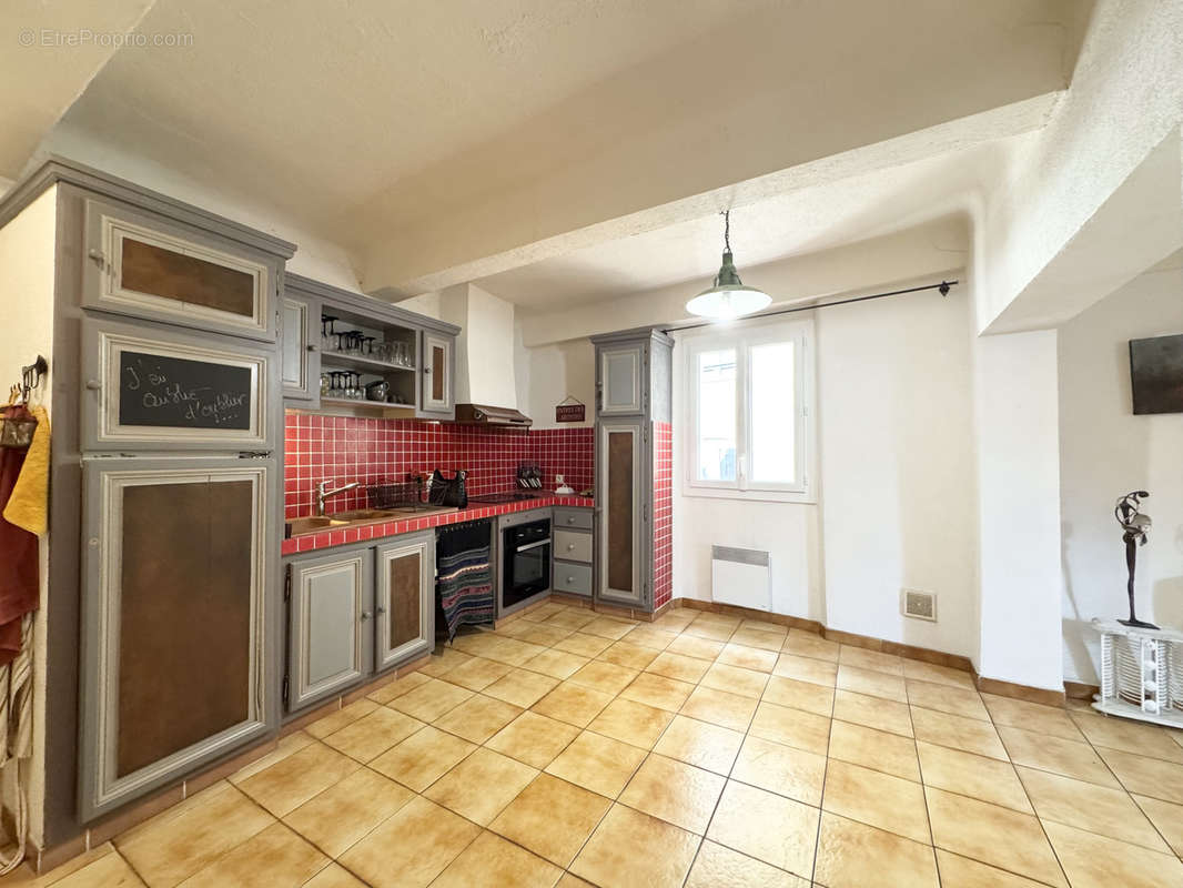 Appartement à COTIGNAC