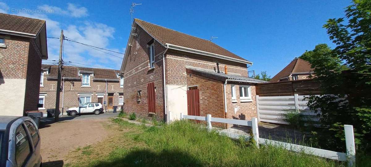 Maison à MERICOURT