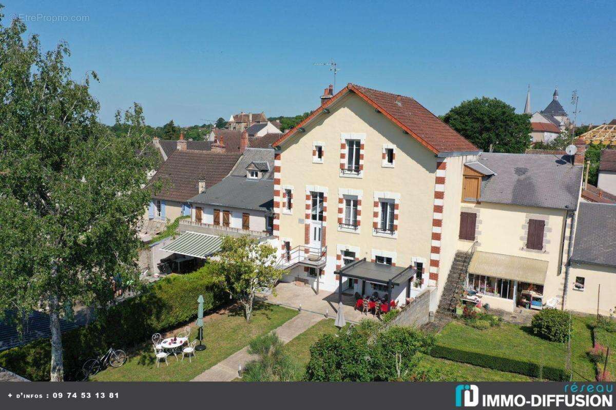 Maison à BOUSSAC