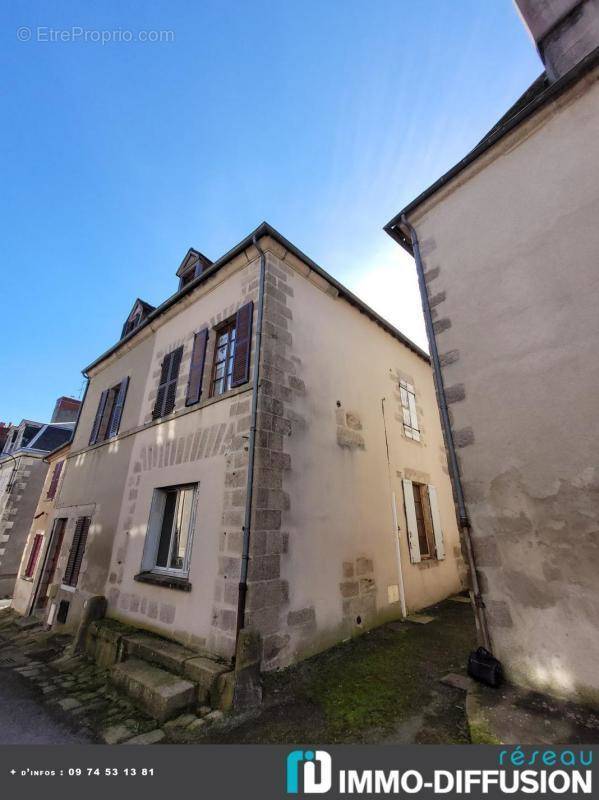 Maison à BOUSSAC