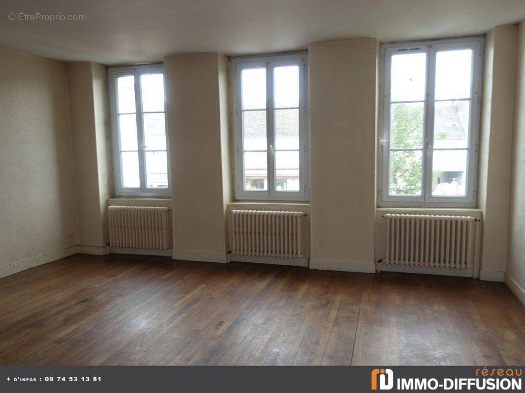 Appartement à OUZOUER-LE-MARCHE