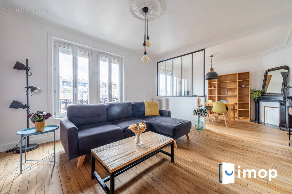 Appartement à COURBEVOIE