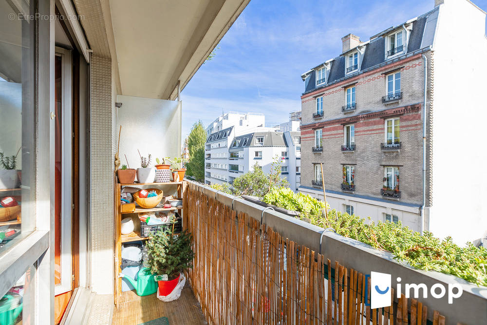 Appartement à PARIS-18E