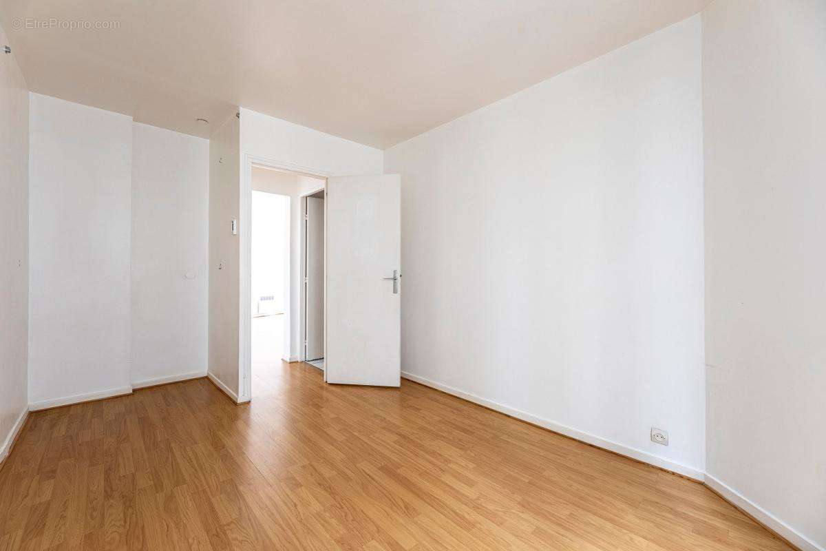 Appartement à PARIS-19E