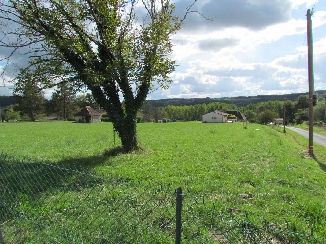 Terrain à HAUTEFORT