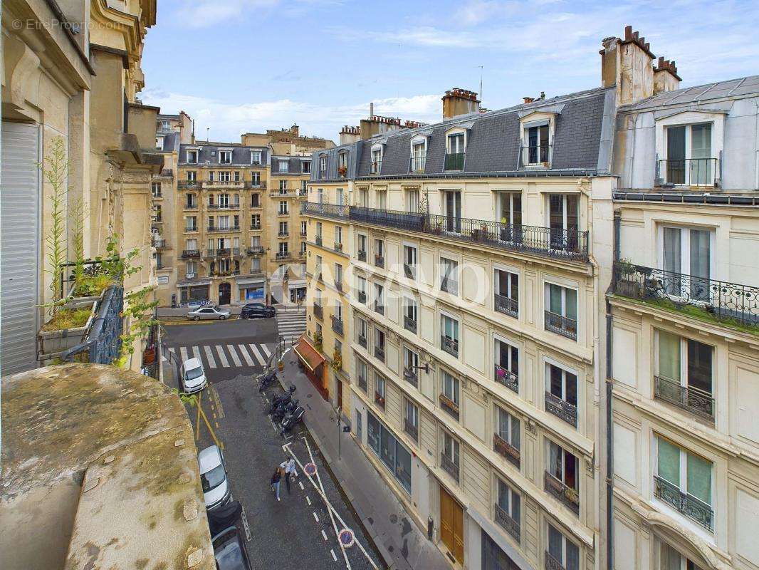 Appartement à PARIS-18E