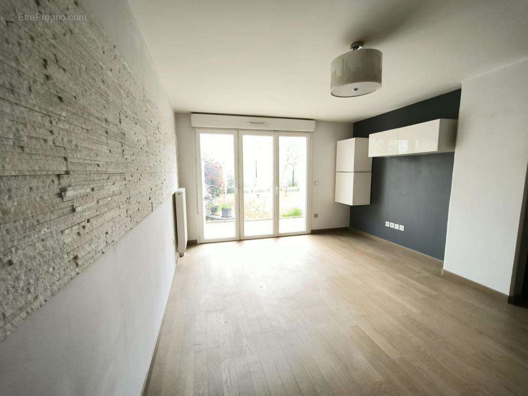 Appartement à LE BLANC-MESNIL