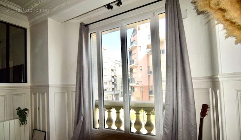 Appartement à COURBEVOIE