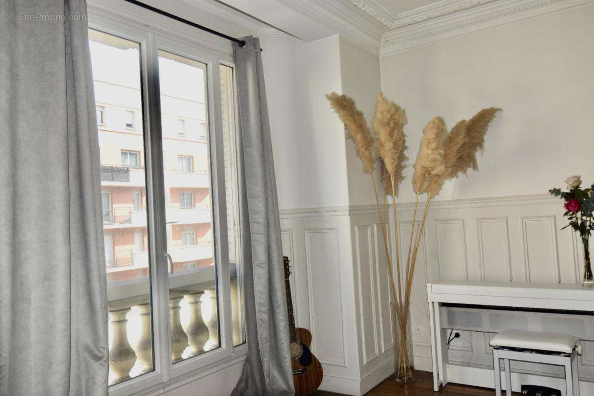 Appartement à COURBEVOIE