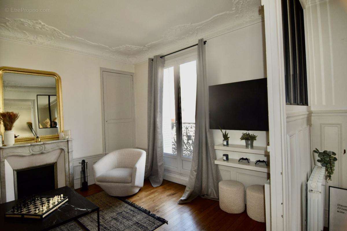 Appartement à COURBEVOIE