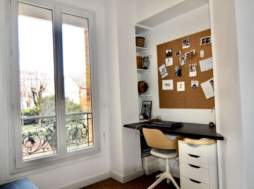 Appartement à COURBEVOIE