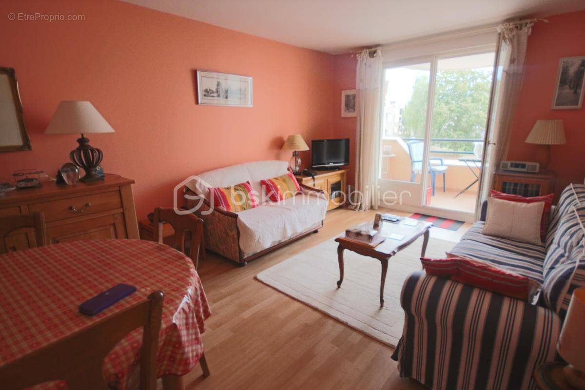 Appartement à COMBS-LA-VILLE