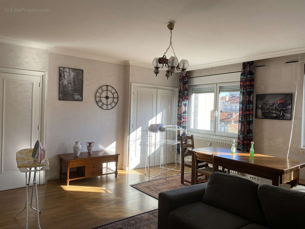 Appartement à SAINT-ETIENNE