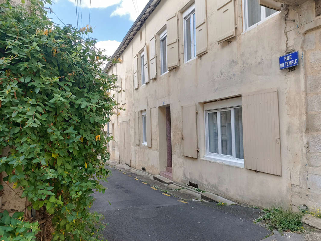 Maison à CHEF-BOUTONNE