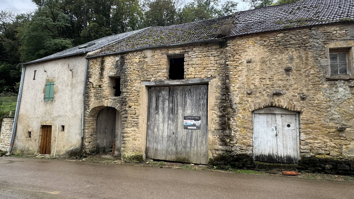 Autre à DOMECY-SUR-LE-VAULT