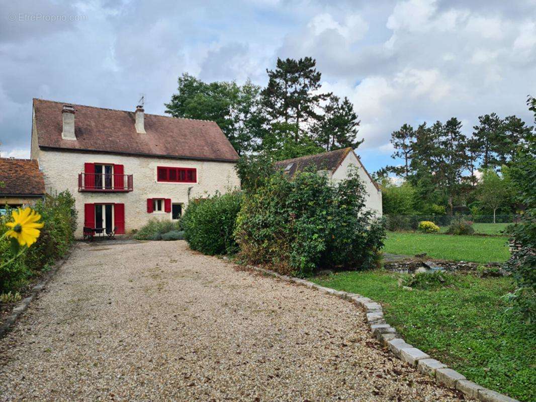 Maison à VAUX-SUR-EURE