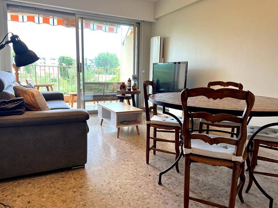 Appartement à MANDELIEU-LA-NAPOULE