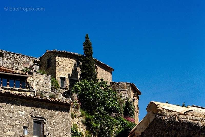 Maison à LACOSTE