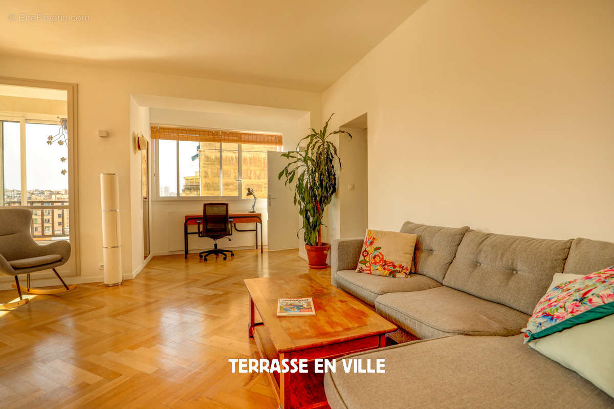 Appartement à MARSEILLE-2E