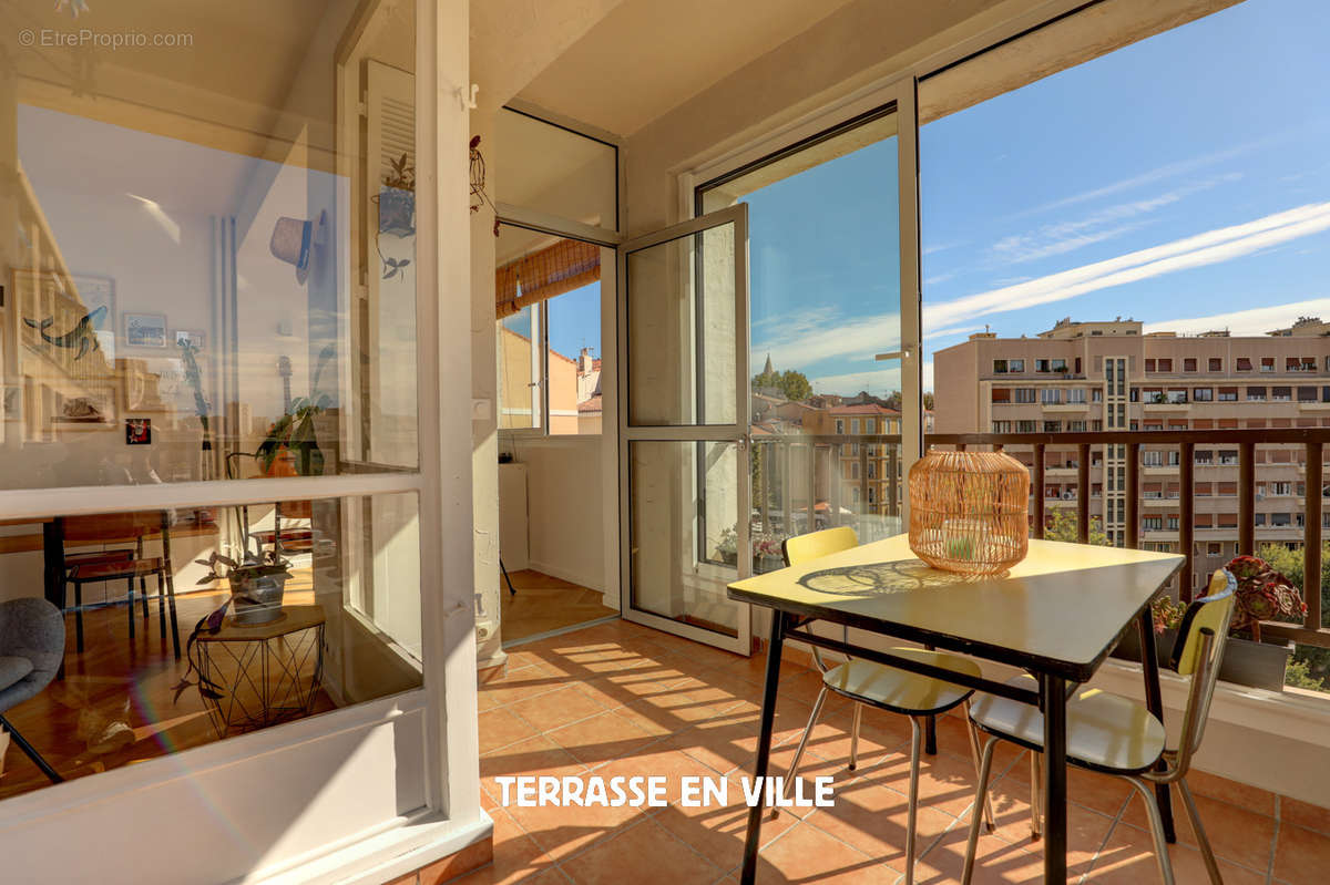 Appartement à MARSEILLE-2E