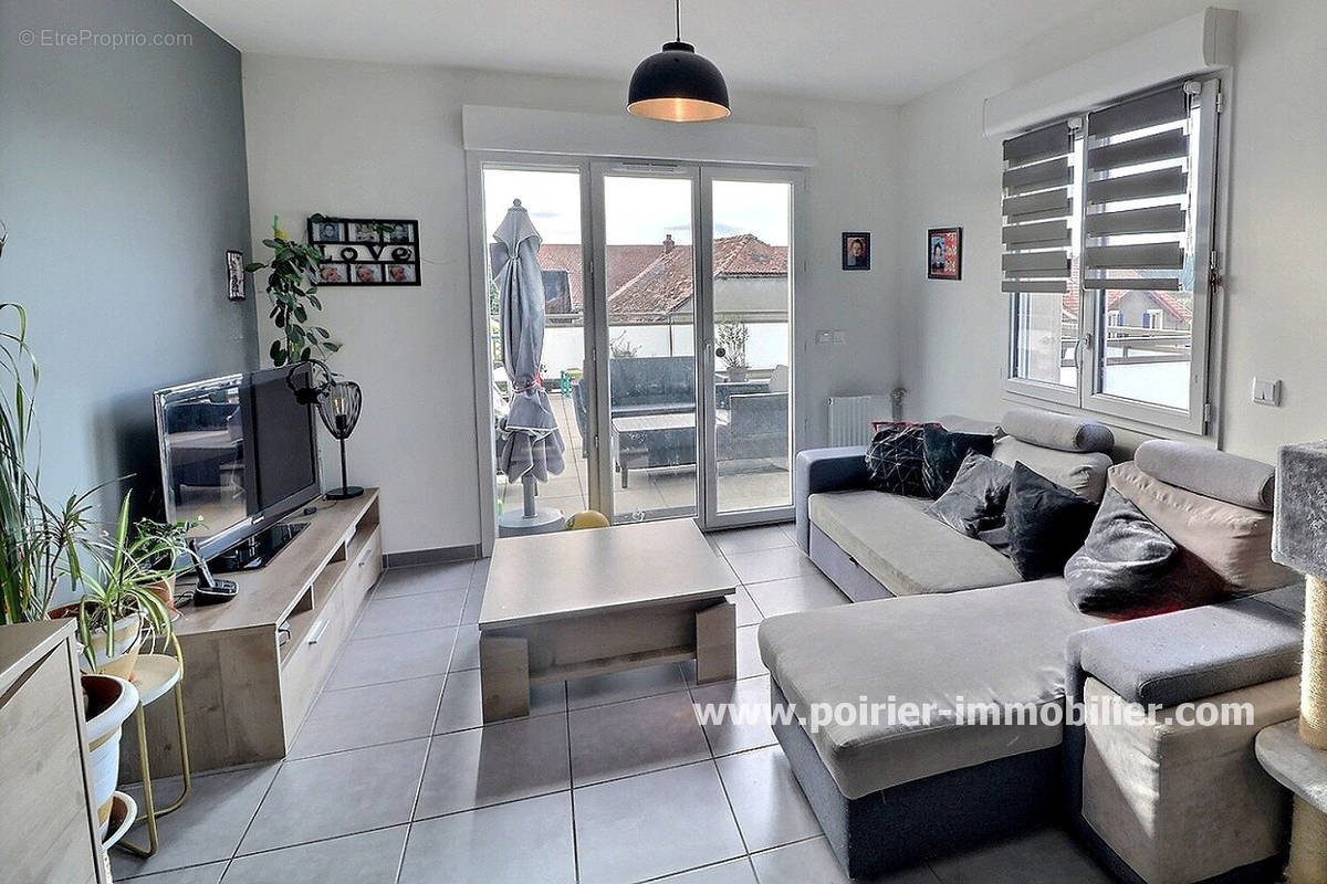 Appartement à CRANVES-SALES