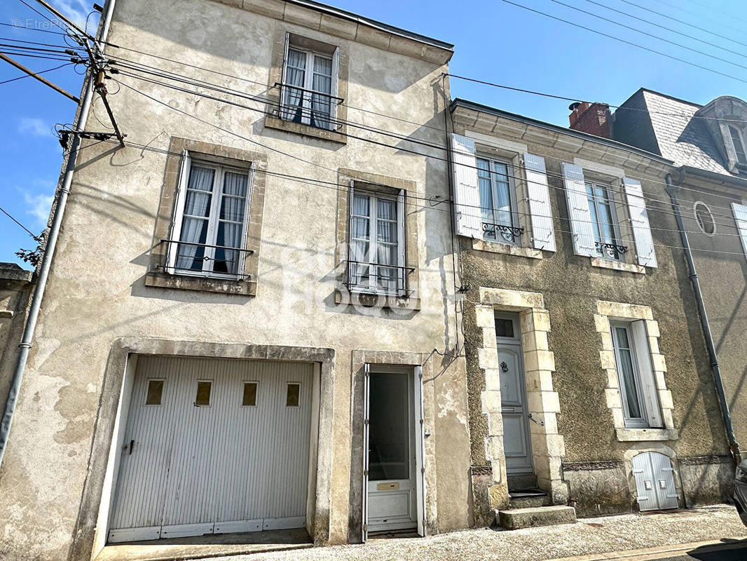 Maison à FONTENAY-LE-COMTE