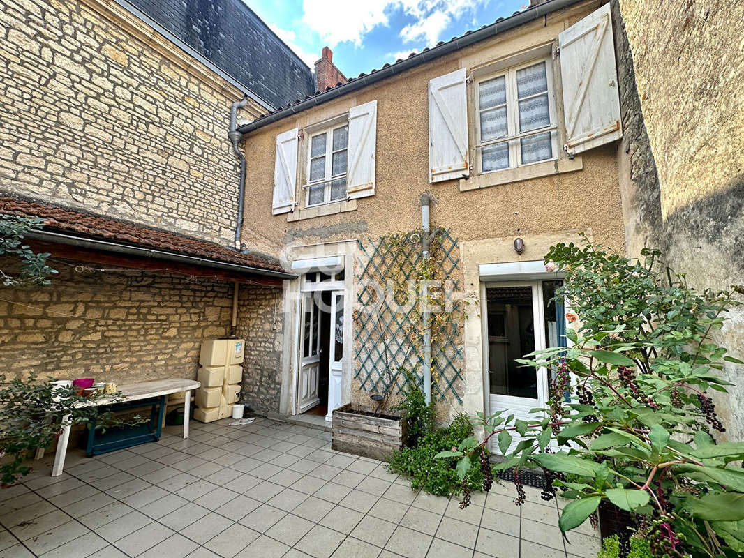 Maison à FONTENAY-LE-COMTE