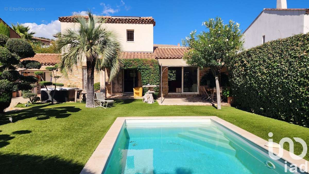 Photo 3 - Maison à ROQUEBRUNE-SUR-ARGENS