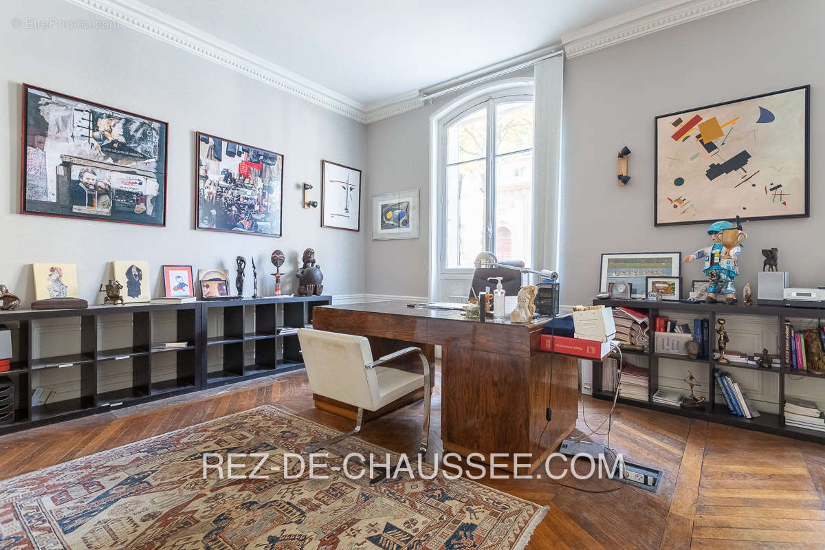 Appartement à PARIS-7E