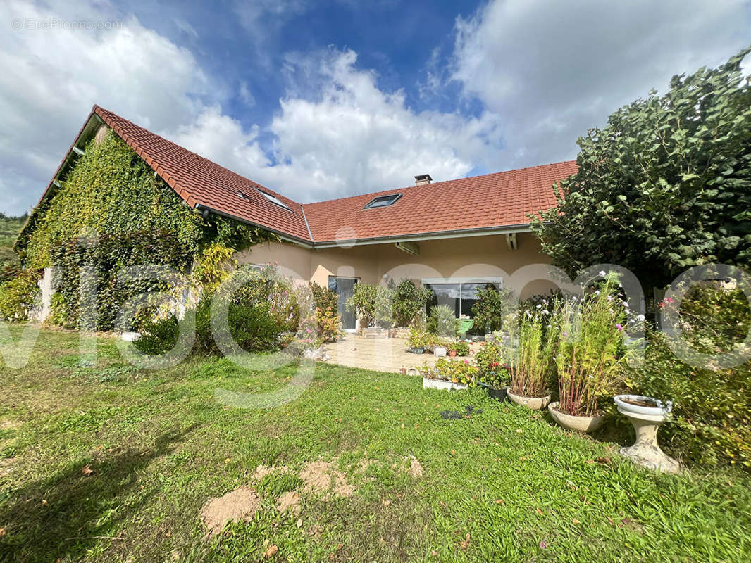 Maison à CLUNY