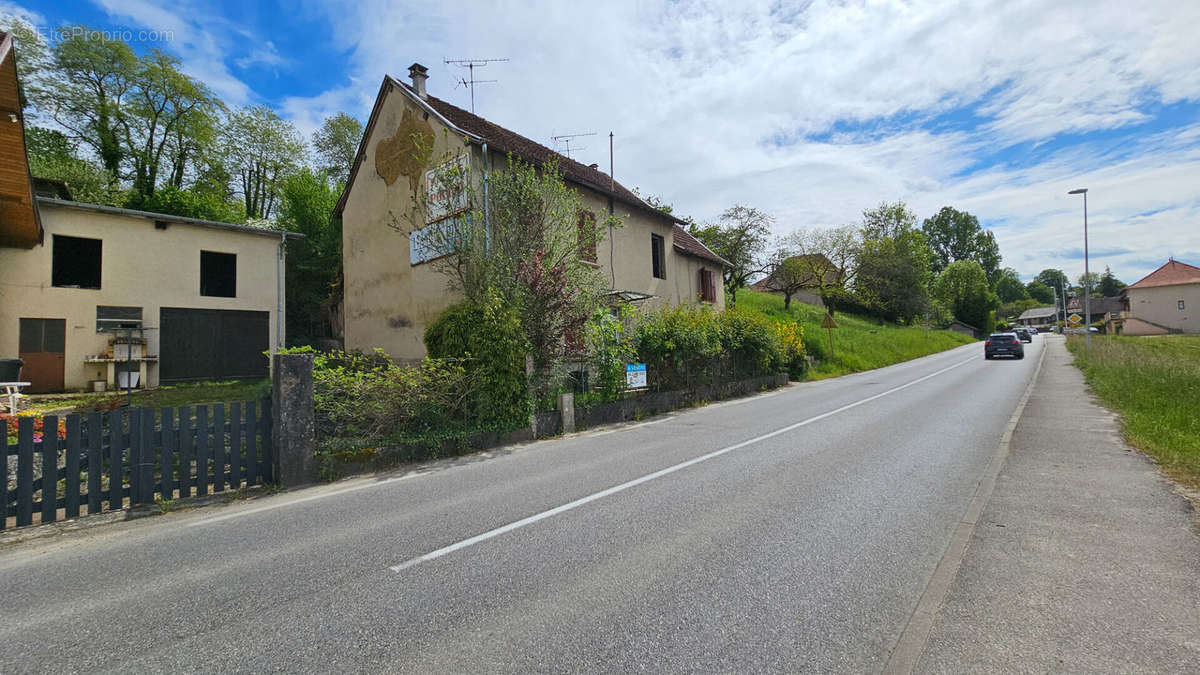 Maison à SAINT-GENIX-SUR-GUIERS